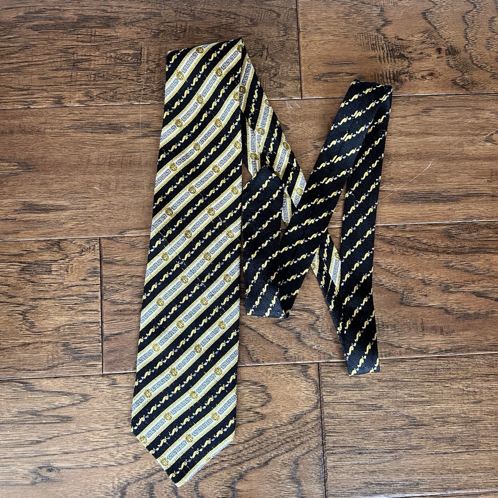 Gianni Versace Tie Vintage 90s Medusa Standard Size Silk Neck Tie